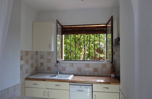 Collioure Apartment | Apartment with terrace, pool and parking. Great views. 5 minutes walk to beach