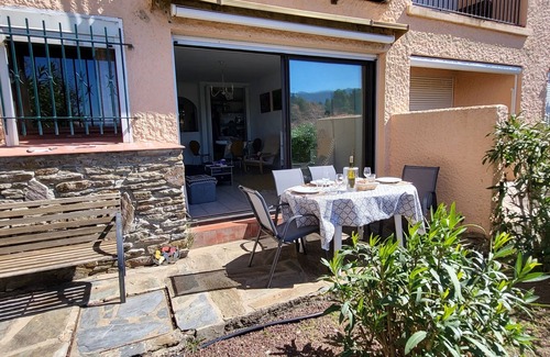 Collioure Apartment | Apartment with terrace, pool and parking. Great views. 5 minutes walk to beach