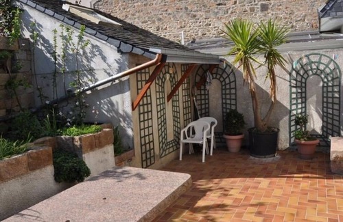 Tregastel Apartment | Apartment with Terrace, WIFI, Pets Allowed, Parking in Trégastel