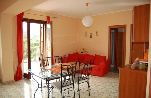 Santa Tecla Apartment | Apartment with terrace and private garden overlooking Etna, swimming pool