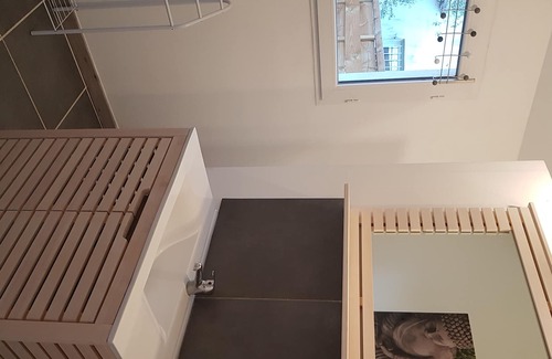 Uchaud Apartment | Apartment with terrace and private parking between sea and Camargue