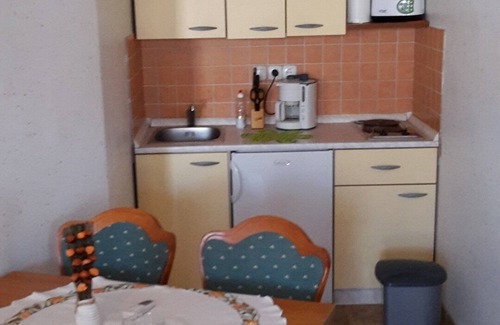Vinjerac Apartment | Apartment with terrace, sea view & grill, community pool, free WiFi