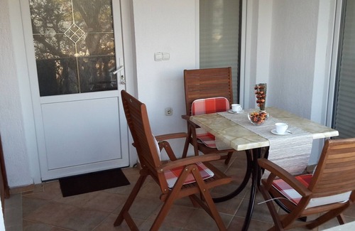 Vinjerac Apartment | Apartment with terrace, sea view & grill, community pool, free WiFi