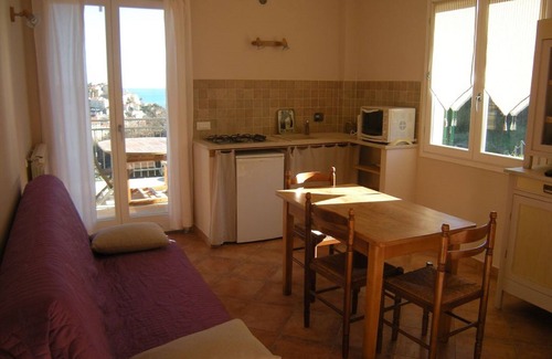 Imperia Apartment | Apartment with terrace, pool, sea view, large garden - free parking+ WIFI