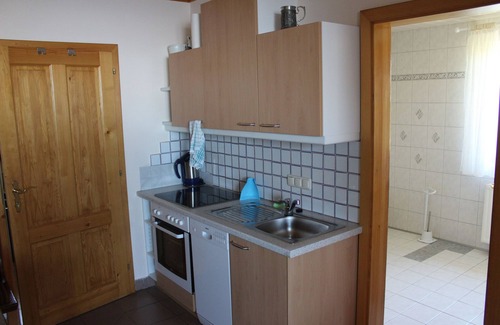 Albeck Apartment | Apartment 'Wohnung 4' with Mountain View, Shared Terrace and Shared Garden