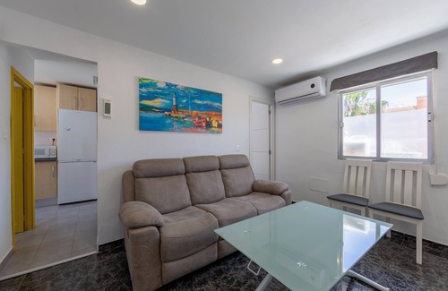 Almeria Apartment | Apartment 'Zapillo' with Wi-Fi and Air Conditioning