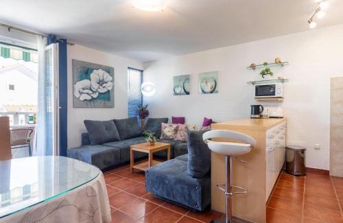 Supetar Apartment | Apartment Zara - Two Bedroom Apartment with Balcony - ST