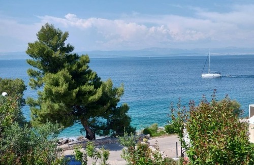 Stomorska Apartment | Apartment Zlatko Slobodan - by sea: A1(4) - Stomorska, Island Solta, Croatia