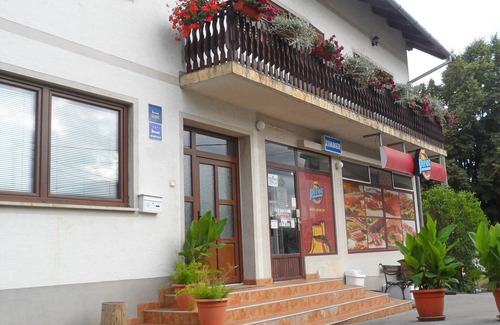 Rakovica Apartment | Apartments and rooms Anton, (15198), Rakovica, hr