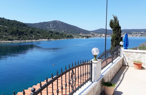 Vinisce Apartment | Apartments at seaside, just few meters, at quite location