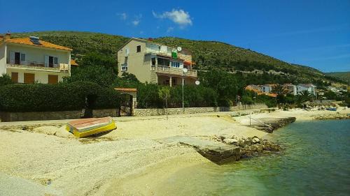 Seget Donji Apartment | Apartments by the sea Seget Donji, Trogir - 19351