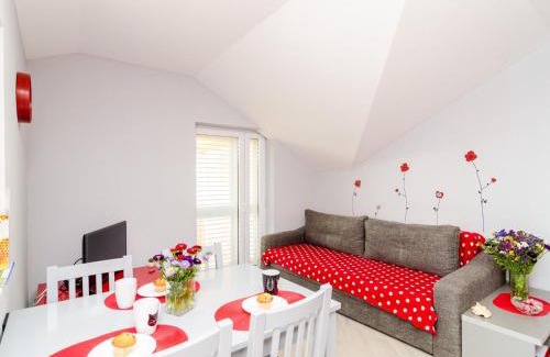 Banici Apartment | Apartments Donita - Comfort Two Bedroom Apartment with Balcony and Sea View