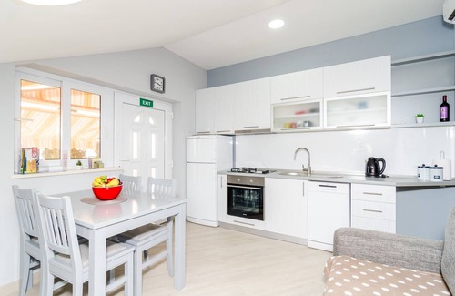 Banici Apartment | Apartments Donita - Standard Two Bedroom Apartment with Balcony and Sea View