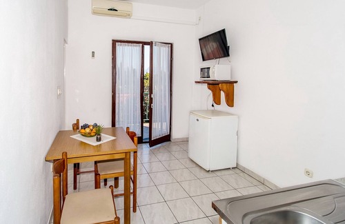 Trpanj Apartment | Apartments Doris - Trpanj-Standard Two Bedroom Apartment with Balcony