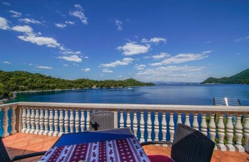 Sobra Apartment | Apartments Filipovi - One Bedroom Apartment with Terrace and Sea View A3