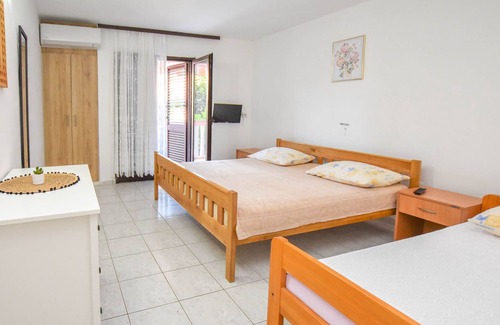 Sveti Filip i Jakov Apartment | Apartments Garoful (82851-A1) - Sv. Filip i Jakov