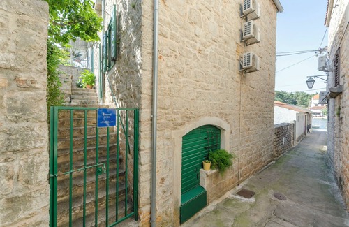 Vrboska Apartment | Apartments Draga (103181-A3) - Vrboska - island Hvar