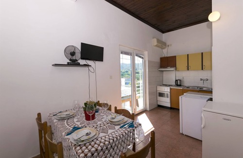 Kraj Apartment | Apartments Irena (16831-A4) - Tkon - island Pasman