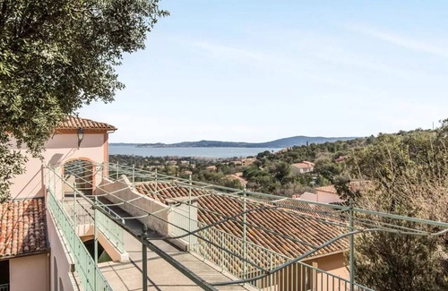 Les Restanques Apartment | Apartments in the Restanques of the Gulf of St Tropez - maeva Home - Apartment with a splendid sea view for 5 people