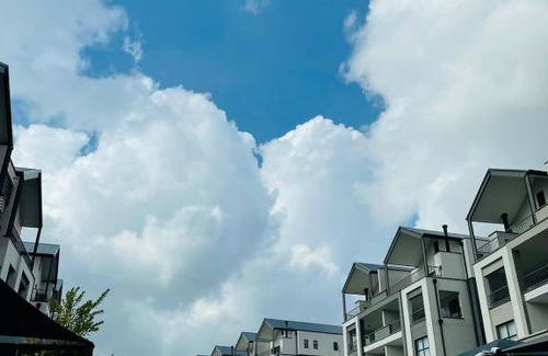 Greater Johannesburg Metropolitan Area Apartment | Apartments in Waterfall