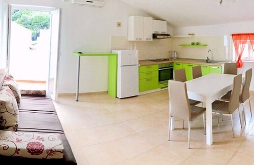 Dugi Rat Apartment | Apartments Iskra, (15894), Duće, Croatia