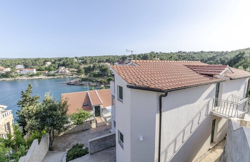 Cove Basina (Jelsa) Apartment | Apartments Ivo (38671-A3) - Basina