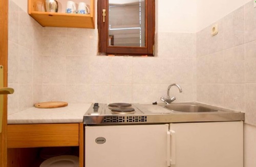 Cove Basina (Jelsa) Apartment | Apartments Ivo (38671-A5) - Basina