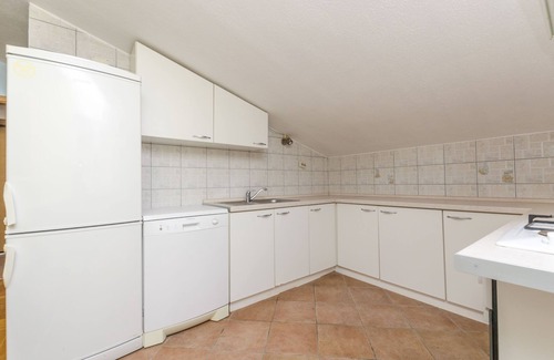 Cove Basina (Jelsa) Apartment | Apartments Ivo (38671-A7) - Basina