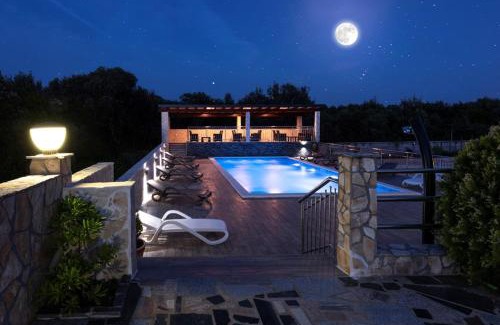 Vinisce House | Apartments Karen