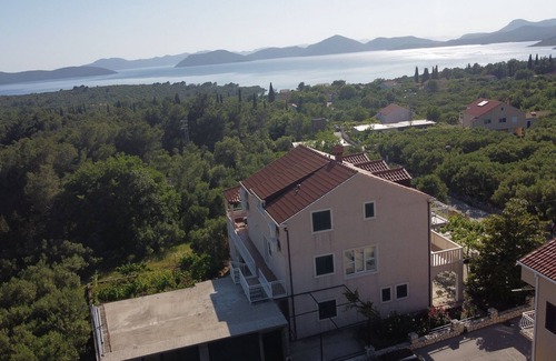 Banici Apartment | Apartments Kola - Two Bedroom Apartment with Terrace and Sea View (1)