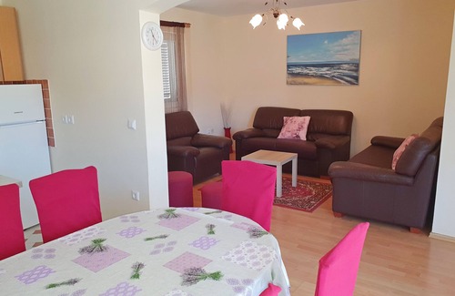 Vinisce Apartment | Apartments Lidija, (14587), Vinišće, Croatia