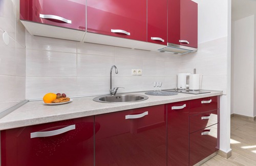 Ruskamen Apartment | Apartments Lorenzo (26581-A5) - Lokva Rogoznica