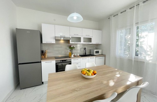 Vinisce Apartment | Apartments Marija, (14689), Vinišće, Croatia