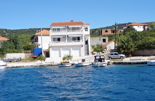 Vinisce Apartment | Apartments Mirko, (11848), Vinišće, Croatia