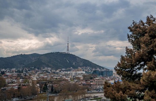 Avlabari Apartment | Apartments near Metekhi Cathedral