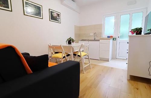 Polace Apartment | Apartments Nodilo - Comfort One Bedroom Apartment with Balcony and Sea View Apt 3