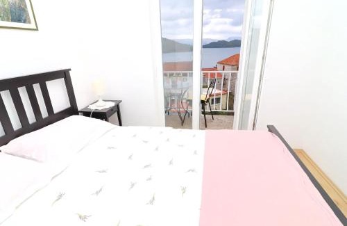 Polace Apartment | Apartments Nodilo - Standard One Bedroom Apartment with Balcony and Sea View Apt 2
