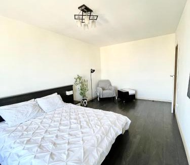 Prymors'kyi district Apartment | Apartments of Govorova st.
