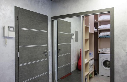 Dniprovs'kyi District Apartment | Apartments Raisy Okipnoi