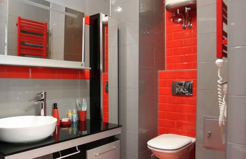 Dniprovs'kyi District Apartment | Apartments Raisy Okipnoi