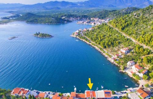 Blace Apartment | Apartments Tiho & Jelena - Studio Apartment with Balcony and Sea View Fureal