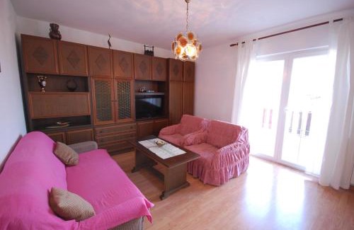 Njivice Apartment | Apartments Toni by El-Pi Tours