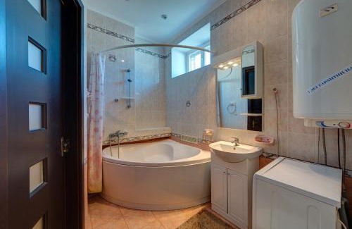 Afanasivsʹkyy Yar Apartment | Apartments with three rooms on Shevchenko blvd