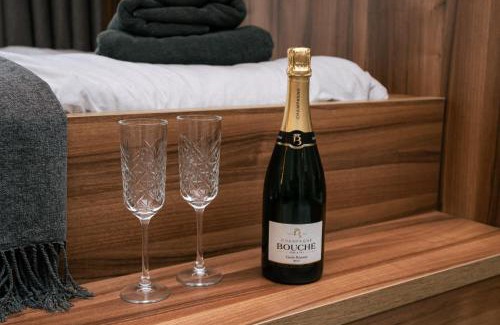 Fabryczna Apartment | Apartments Wroc'LOVE by me &302 Legnicka Self Check-In 24h & Lift & Air conditioning