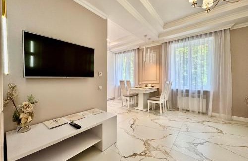 Sukhinovka Apartment | ApartPoltava NEW PALACE 2023 Вишукані апартаменти на Соборності Центр Готельні чеки