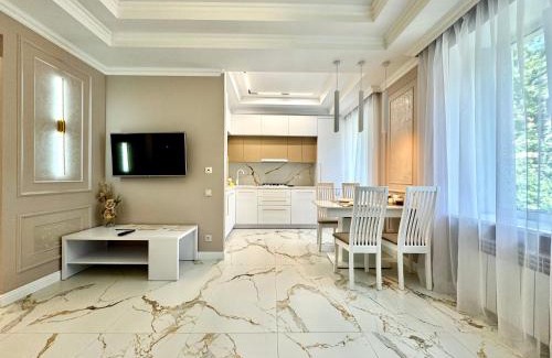 Sukhinovka Apartment | ApartPoltava NEW PALACE 2023 Вишукані апартаменти на Соборності Центр Готельні чеки