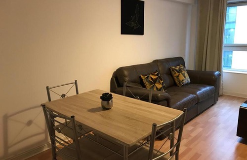 Tradeston Apartment | Apex Wallace St Apartment