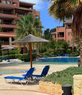 Aglantzia Apartment | Aphrodite Gardens Modern Apartment