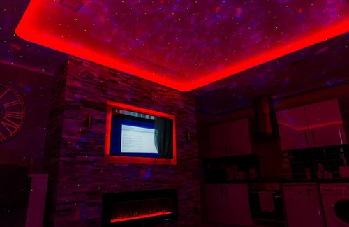 Bradford Apartment | Aphrodite Suites - The Love Nest JET SPA Suite