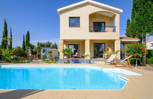 Kouklia Villa | Aphropean Golf Villa by Nomads